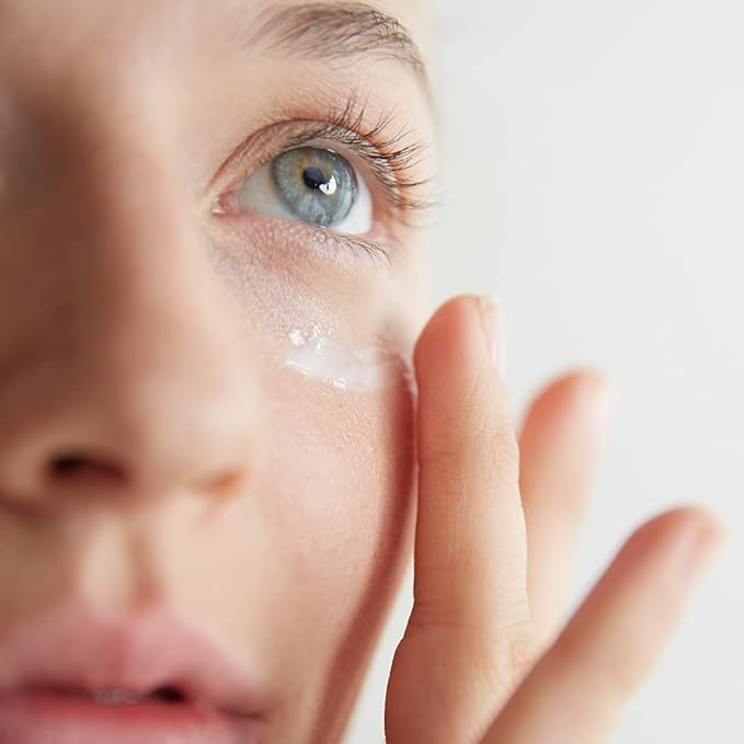 DAVI Soothing Eye Cream with Blue Light Protection | Under Eye Cream for Dark Circles and Puffiness | Anti-Aging Eye Cream for Dry Skin | All Natural | Non-GMO | Paraben-Free | Cruelty-Free | 1 Fl Oz