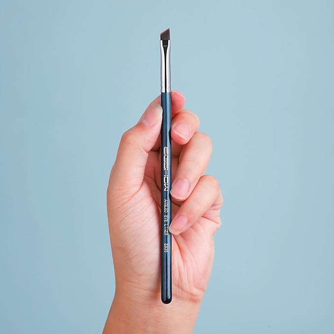 Eyeliner Brush Fine Angled - PRO Precision Gel Eye Liner Makeup Brush -Ultra Thin Slanted Flat Angle - Premium Cruelty Free Synthetic Bristles (E835 Blue)