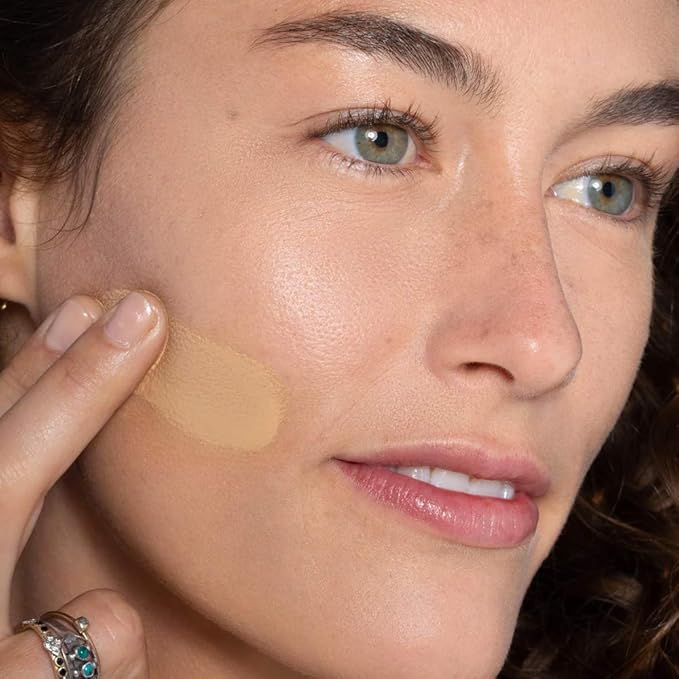 ILIA - True Skin Serum Foundation | Non-comedogenic, Cruelty-Free, Vegan, Weightless Feel, Buildable Coverage, Safe For Sensitive Skin (Salina SF5)