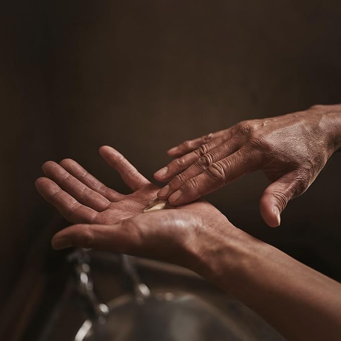 Aesop Rejuvenate Intensive Body Balm | Intensive Moisturising, Nourishing, Hydrating | Enhanced with Macadamia Nut and Sandalwood Oils | 16.9 oz / 500mL